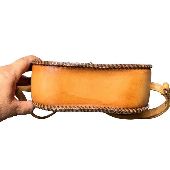 Vintage Mexican Hand Tooled Leather Handbag - Picture 5 of 12